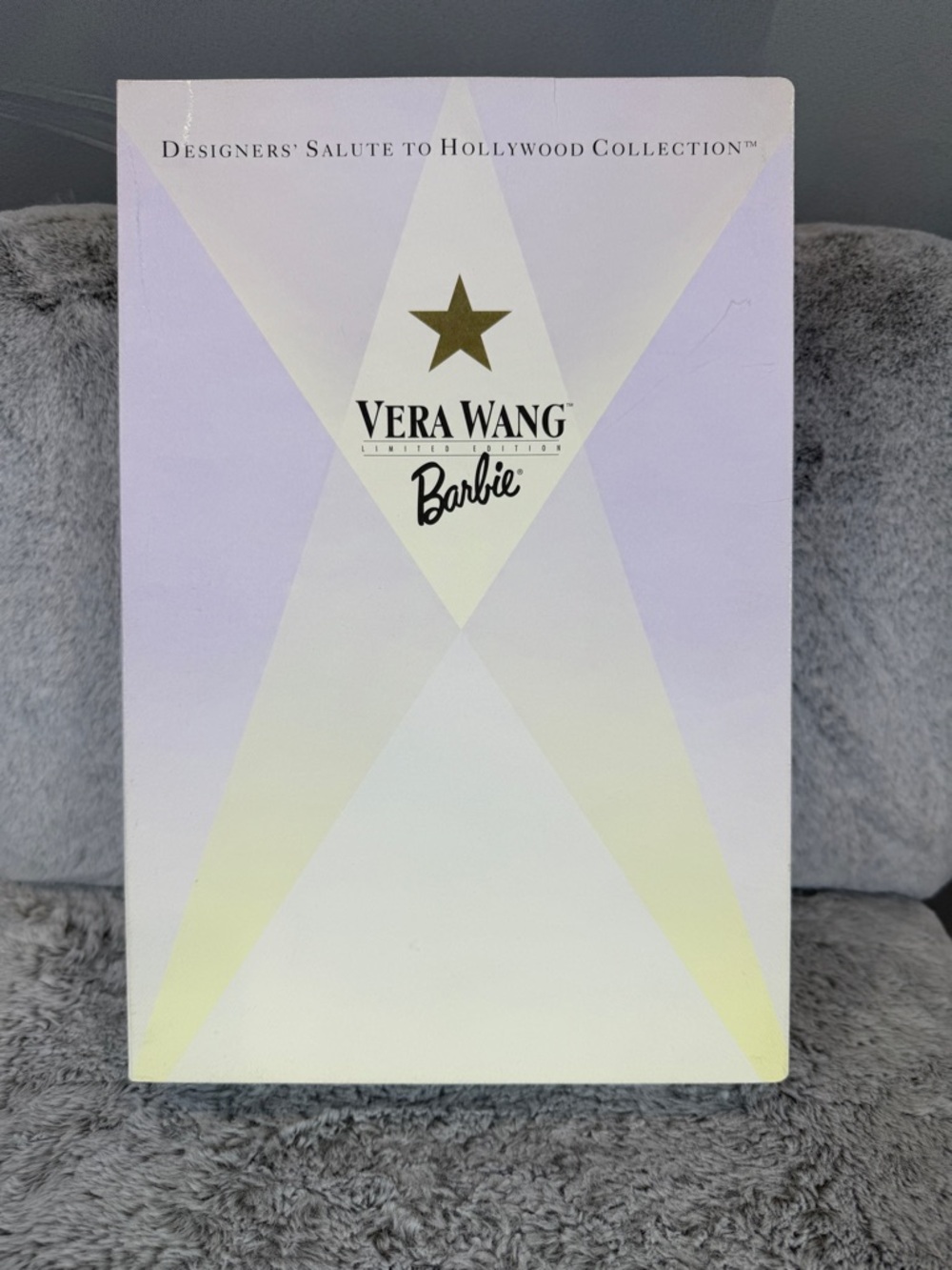 Vera Wang Barbie Doll- 1998 Designers’ Salute to Hollywood Collection- Mattel - Picture 8 of 12